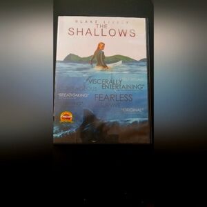The Shallows DVD - Blake Lively - Blue Ocean Artwork